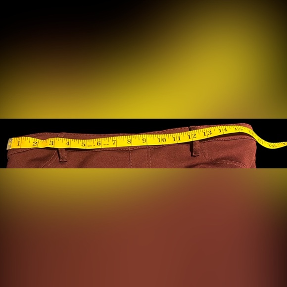 Hue large women’s pull on elastic waist pants. Back pockets. False front pockets - Picture 4 of 8